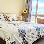 Sunny Retreat For Two *