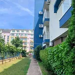 Sunny Retreat For Two Апартаменты Солнечный берег