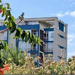Sunny Retreat For Two Апартаменты